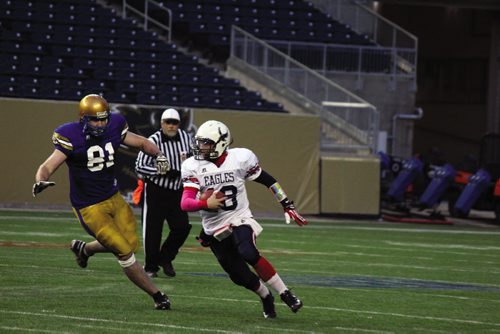 Canstar Community News The Fort Garry Lions bested the East Side Eagles 17-14 Saturday evening to become the 2013 Manitoba Major Football League Champions. (JORDAN THOMPSON)