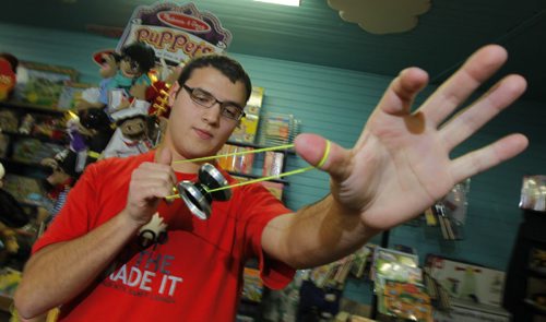 Newbridge Toy Store has started a yo yo night every Wednesday. Kids, teens and any adults interested in learning yo yo tricks are welcome to come down to the store and give 'er a try. Geoffry Wolk whips up some tricks.(SP ON GEOFRY IS CORRECT)  BORIS MINKEVICH / WINNIPEG FREE PRESS  October 30, 2013