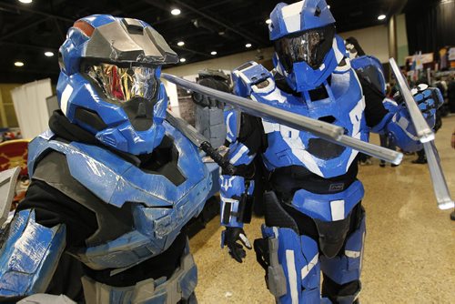 November 1, 2013 - 131101  -  Raymond Smith (L) as Carter from Halo Reach and Joshua Cook as Spartan Ops from Halo 4 at opening day of Comic Con at the Convention centre Friday, November 1, 2013. John Woods / Winnipeg Free Press