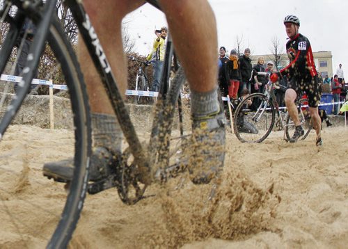 November 3, 2013 - 131103  - Riders make their way through the sandpit in the 2013 Manitoba Cyclocross Championships at the Forks Sunday, November 3, 2013. John Woods / Winnipeg Free Press