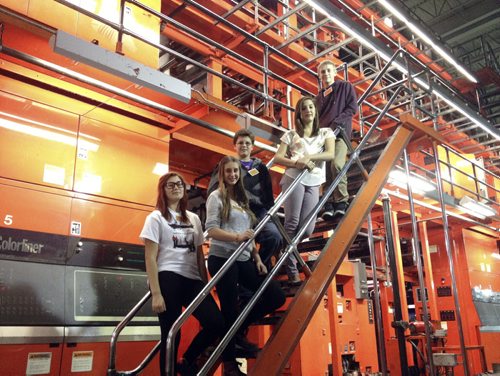 Take your kids to work day at the Winnipeg Free Press (l-r) Shelby Boen, Jillian Wasyliw, Jacob MacKenzie, Emma Leung and James Wade tour the press room.