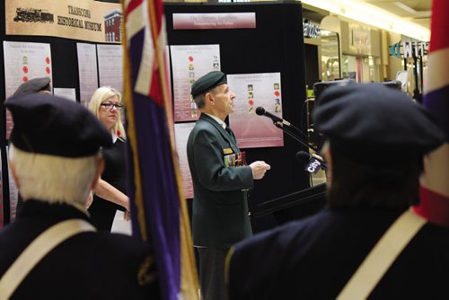 Canstar Community News Korean War veteran Hugh MacKenzie speaks to those in attendance at Kildonan Place Mall's launch of its Remembrance Day display. (JORDAN THOMPSON)