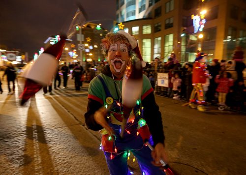 Santa Claus Parade on Portage Avenue, Saturday, November 16, 2013. (TREVOR HAGAN/WINNIPEG FREE PRESS)