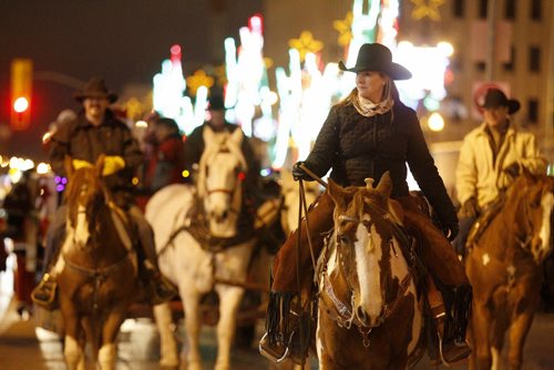 Santa Claus Parade on Portage Avenue, Saturday, November 16, 2013. (TREVOR HAGAN/WINNIPEG FREE PRESS)