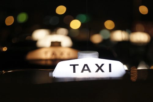 November 19, 2013 - 131119  -  TAxis at the Winnipeg Airport Tuesday, November 19, 2013.  John Woods / Winnipeg Free Press