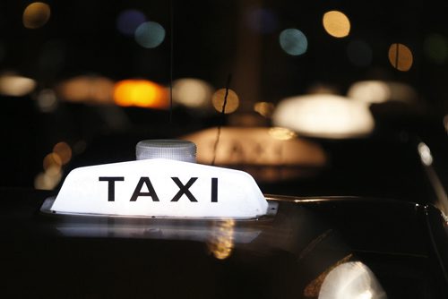 November 19, 2013 - 131119  -  TAxis at the Winnipeg Airport Tuesday, November 19, 2013.  John Woods / Winnipeg Free Press