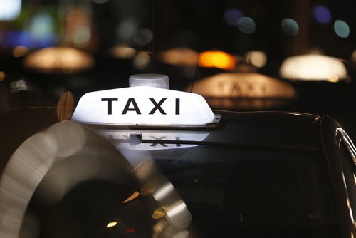 November 19, 2013 - 131119  -  TAxis at the Winnipeg Airport Tuesday, November 19, 2013.  John Woods / Winnipeg Free Press