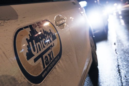 November 19, 2013 - 131119  -  TAxis at the Winnipeg Airport Tuesday, November 19, 2013.  John Woods / Winnipeg Free Press