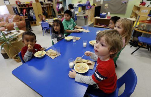 Life Front -Aleph-Bet Daycare, 1007 Sinclair Street.  STORY SUBJECT: Daycare nutrition programs and their mandate to follow Canada's Food Guide.  PHOTO SUGGESTION:  kids eating nutritious foods during their lunch break. EDITOR NOTE FYI...This daycare (Aleph-Bet) is not connected to the fine and nutrition controversy.¬ REPORTER: Shamona Harnett.   Monday Life Front.¬ Nov. 22 2013 / KEN GIGLIOTTI / WINNIPEG FREE PRESS