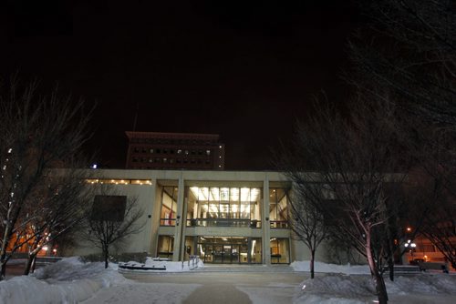 Winnipeg City Hall at night. BORIS MINKEVICH / WINNIPEG FREE PRESS  November 28, 2013