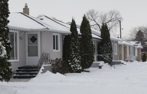 For City of Winnipeg Budget story. Street scene on Cathedral Ave.  Wayne Glowacki / Winnipeg Free Press Nov. 29. 2013