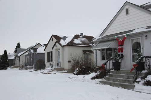 For City of Winnipeg Budget story. Street scene on Cathedral Ave.  Wayne Glowacki / Winnipeg Free Press Nov. 29. 2013