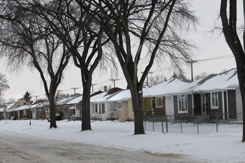 For City of Winnipeg Budget Story. Street scene on Bannerman Ave. . Wayne Glowacki / Winnipeg Free Press Nov. 29. 2013