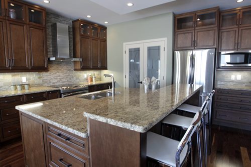 Homes. The kitchen in 2039 Prairie Ridge Drive in East St. Paul, the realtor is Mark Penner. Todd Lewys story  Wayne Glowacki / Winnipeg Free Press Dec.9 2013