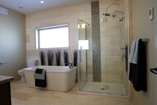 Homes. The bathroom off of the master bedroom in  2039 Prairie Ridge Drive in East St. Paul, the realtor is Mark Penner. Todd Lewys story  Wayne Glowacki / Winnipeg Free Press Dec.9 2013