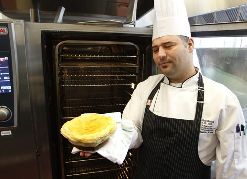 49.8     Recipe for turkey left overs. Red River College Chef Jon Royal prepares Turkey Stilton Pie.  The finished dish is taken out of the oven. .  Wayne Glowacki / Winnipeg Free Press Dec.18. 2013