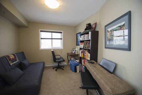 131219 Winipeg - DAVID LIPNOWSKI / WINNIPEG FREE PRESS (December 19, 2013)   453-230 Fairhaven Road Condo for Homes Section