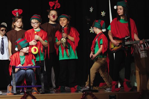 Canstar Community News Dress rehearsal for Phoenix School's Christmas concert. (JORDAN THOMPSON)
