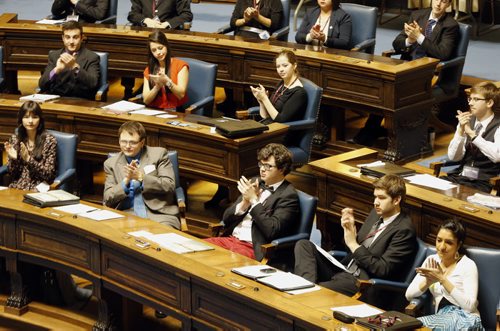 Honourable members - (front row third from right)  In Pic Premier Andrew Jones in bow tie gives applause with other members during debate - Youth Parliament of Manitoba regarding the second day of our 92nd Winter Session. Dec. 27 2013 / KEN GIGLIOTTI / WINNIPEG FREE PRESS