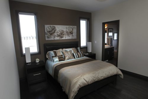Homes. The master bedroom of 36 Casselman Crescent in Oak Bluff West.  Todd Lewys story Wayne Glowacki / Winnipeg Free Press Jan.2 2014