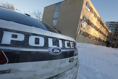 January 4, 2014 - 140104  -  Police investigate a suspicious death at 220 Fernwood Avenue Saturday, January 4, 2014. John Woods / Winnipeg Free Press. Winnipeg's 25th homicide of 2013.