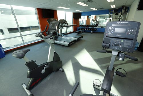 exercise room  - The Grand  Winnipeg Airport Hotel Äì martin cash story finance  JAN. 8 2014 / KEN GIGLIOTTI / WINNIPEG FREE PRESS