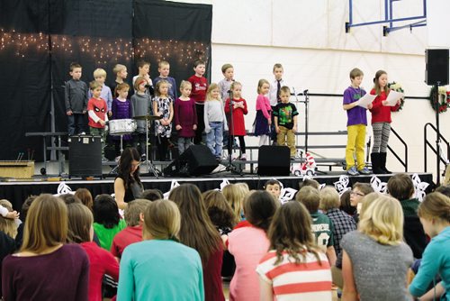 Canstar Community News Oak Bluff Community School Christmas concert rehearsal. (JORDAN THOMPSON)