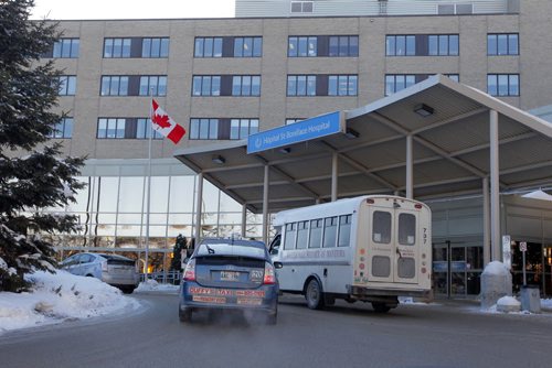 Taxi cabs in front of St. Boniface Hospital. BORIS MINKEVICH / WINNIPEG FREE PRESS January 13, 2014