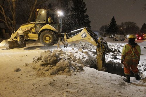 January 19, 2014 - 140119  -  Water crews were called to another water main break on Laxdal Sunday, January 19, 2014. John Woods / Winnipeg Free Press