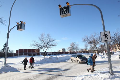 Pedestrian crosswalk at Grant Ave and Nathaniel  See story- Jan 22, 2014   (JOE BRYKSA / WINNIPEG FREE PRESS)