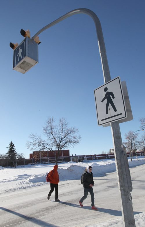 Pedestrian crosswalk at Grant Ave and Nathaniel  See story- Jan 22, 2014   (JOE BRYKSA / WINNIPEG FREE PRESS)