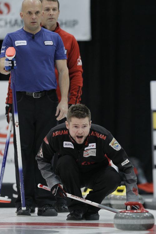 February 1, 2014 - 140201  -  Mike McEwen-Fort Rouge curls against Jeff Stoughton-Charleswood  in the at the Safeway Championships in Winnipeg Saturday, February 1, 2014. John Woods / Winnipeg Free Press