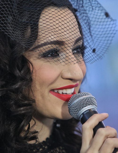 Rising country star Lindi Ortega joined John Kendle at the Winnipeg Free Press News Caf¾© Thursday afternoon to talk about her career and her shows with the Winnipeg Symphony Orchestra this coming weekend. 140206 February 06, 2014 Mike Deal / Winnipeg Free Press