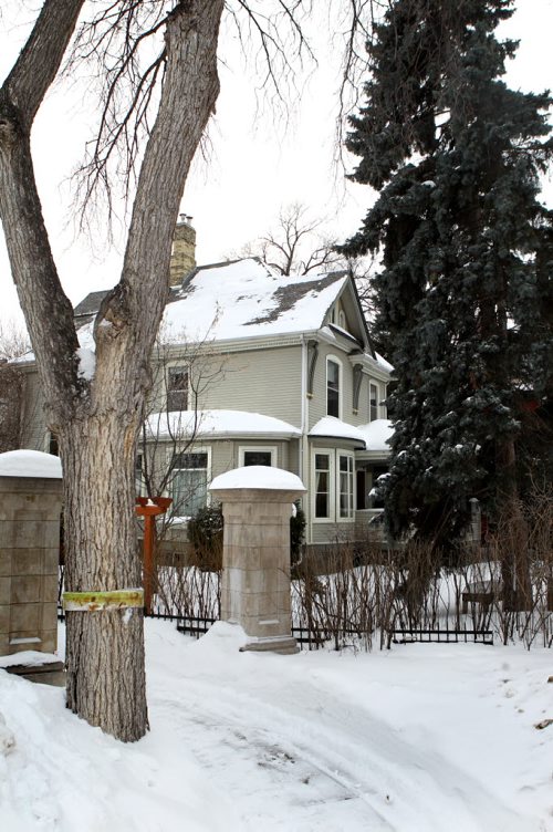 East, West and Middle Gate neighbourhood in Winnipeg.   Wonderful old neighbourhood with mature trees and large character homes. See story.   SINC - A NEW SAVIOUR FOR OLD WINNIPEG . . .  Canadas first city will finally have designated Heritage Conservation Districts.  Feb 12,, 2014 Ruth Bonneville / Winnipeg Free Press