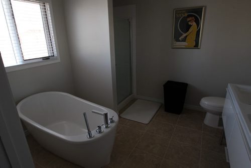 69 Mulligan Bay in Lindenwoods- Ensuite-See Todd Lewys story- Feb 18, 2014   (JOE BRYKSA / WINNIPEG FREE PRESS)