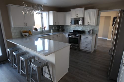 69 Mulligan Bay in Lindenwoods-Kitchen-See Todd Lewys story- Feb 18, 2014   (JOE BRYKSA / WINNIPEG FREE PRESS)