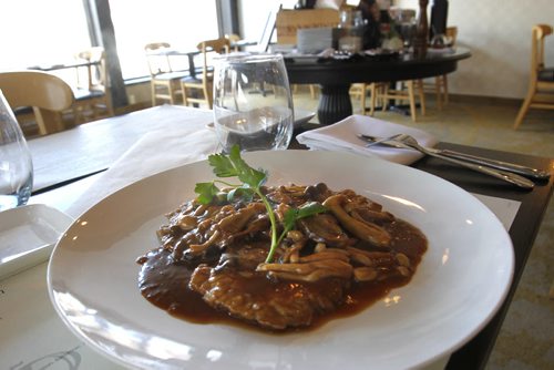 Restaurant Review  of the Tre Visi Cafe.  The  Vitello Boscaiola. Marion Warhaft story     Wayne Glowacki / Winnipeg Free Press March 10   2014