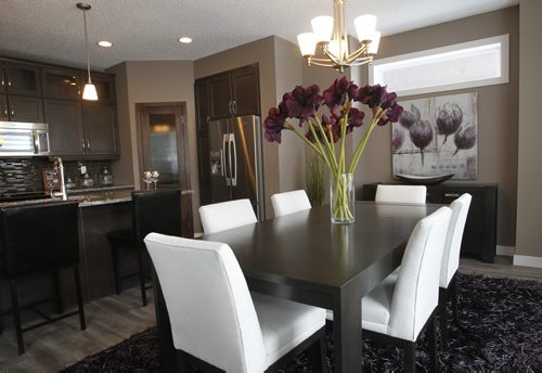 Homes. Dining area at 7 Grey Owl Place in Sage Creek. Todd Lewys story Wayne Glowacki / Winnipeg Free Press March 17   2014