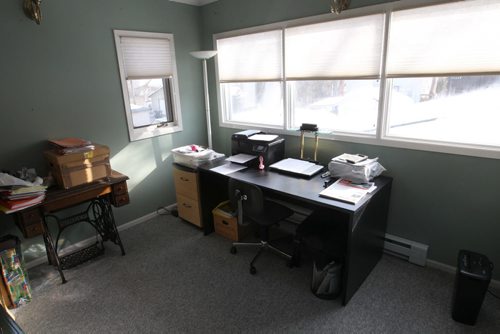 176 Oak Street in River Heights-2nd floor office- See Todd Lewys story  Mar 24, 2014   (JOE BRYKSA / WINNIPEG FREE PRESS)