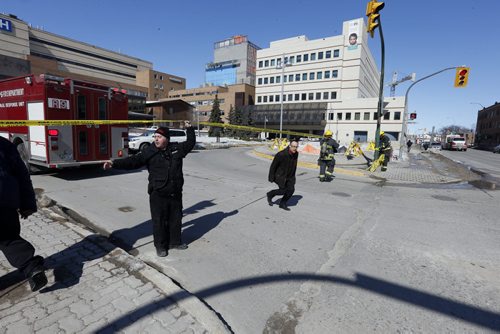t Sherbrook entrance closed -BREAKING NEWS Chemical spill  at (HSC) Health Sciences Hospital has causes the evacuation of part of the main hospital , WFS and Hazmat  are on scene at the Sherbook St. main entrance  Mar. 27 2014 / KEN GIGLIOTTI / WINNIPEG FREE PRESS