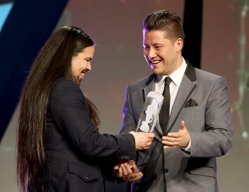 George Leach, left, wins Aboriginal Album of the Year, at the 2014 Juno Gala at the Winnipeg Convention Centre, Saturday, March 29, 2014. (TREVOR HAGAN/WINNIPEG FREE PRESS)