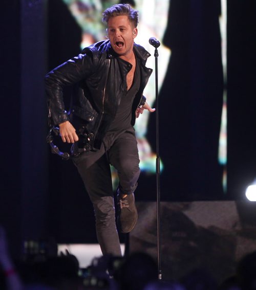 OneRepublic performs at 2014 Juno Awards. (Joe Bryksa/ Winnipeg Free Press)