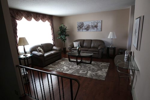 86 Acheson Drive in Crestview-Living room-  See Todd Lewys story- Apr 01, 2014   (JOE BRYKSA / WINNIPEG FREE PRESS)