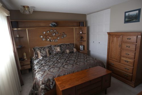 86 Acheson Drive in Crestview-Master bedroom-  See Todd Lewys story- Apr 01, 2014   (JOE BRYKSA / WINNIPEG FREE PRESS)