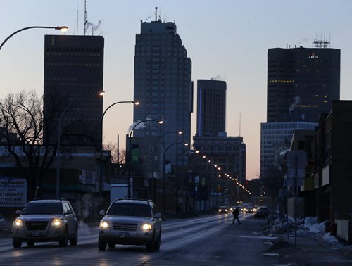 Stdup ,On the Bright Side of minus 12 degrees in May , Spring Break has resulted in fewer cars on the road making  traffic conditions ideal with dry clear roads and skies  make for a safer morning rush hour .along Notre Dame Ave April 2 2014 / KEN GIGLIOTTI / WINNIPEG FREE PRESS