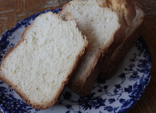 Food.  Recipe Swap. Bread Machine Paska.  Alison Gillmor story Wayne Glowacki / Winnipeg Free Press April 8   2014