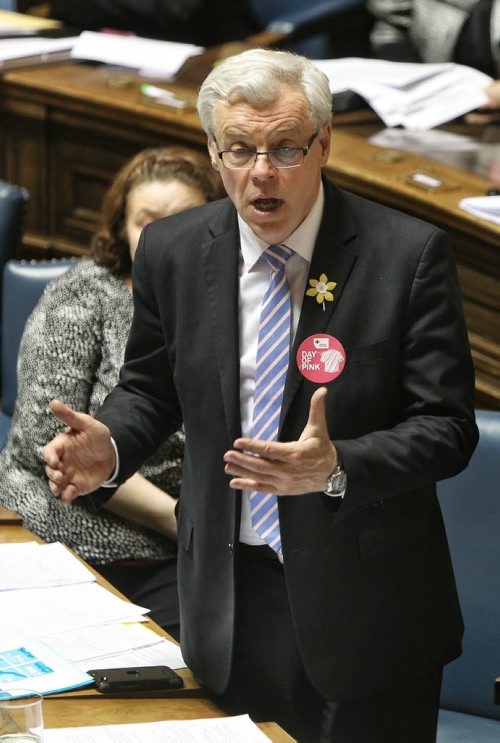 Premier Greg Selinger talks during question period at the Manitoba Legislature Wednesday afternoon. 140409 - Wednesday April 09, 2014 Mike Deal / Winnipeg Free Press