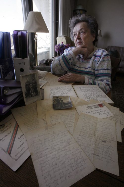Barbara Sarsons, the  daughter of WW1 vet.  with her father Stanley Bowen's war letters and memorabilia also binders of transcribed letters. In photo, Barbara recalls stories about her parents.  Kevin Rollason story/ pos. Remembrance Day . Wayne Glowacki / Winnipeg Free Press April 17   2014