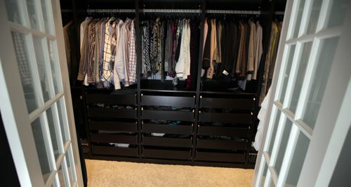 Walk in master suite closet- Homes, 333Yale ave See Todd Lewys story. April 17, 2015 - (Phil Hossack / Winnipeg Free Press)