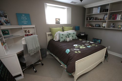 Basement Bedroom- Homes, 333Yale ave See Todd Lewys story. April 17, 2015 - (Phil Hossack / Winnipeg Free Press)